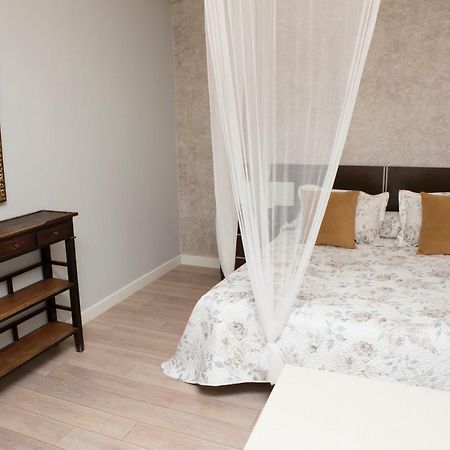 נויה Hostal Kukia מראה חיצוני תמונה