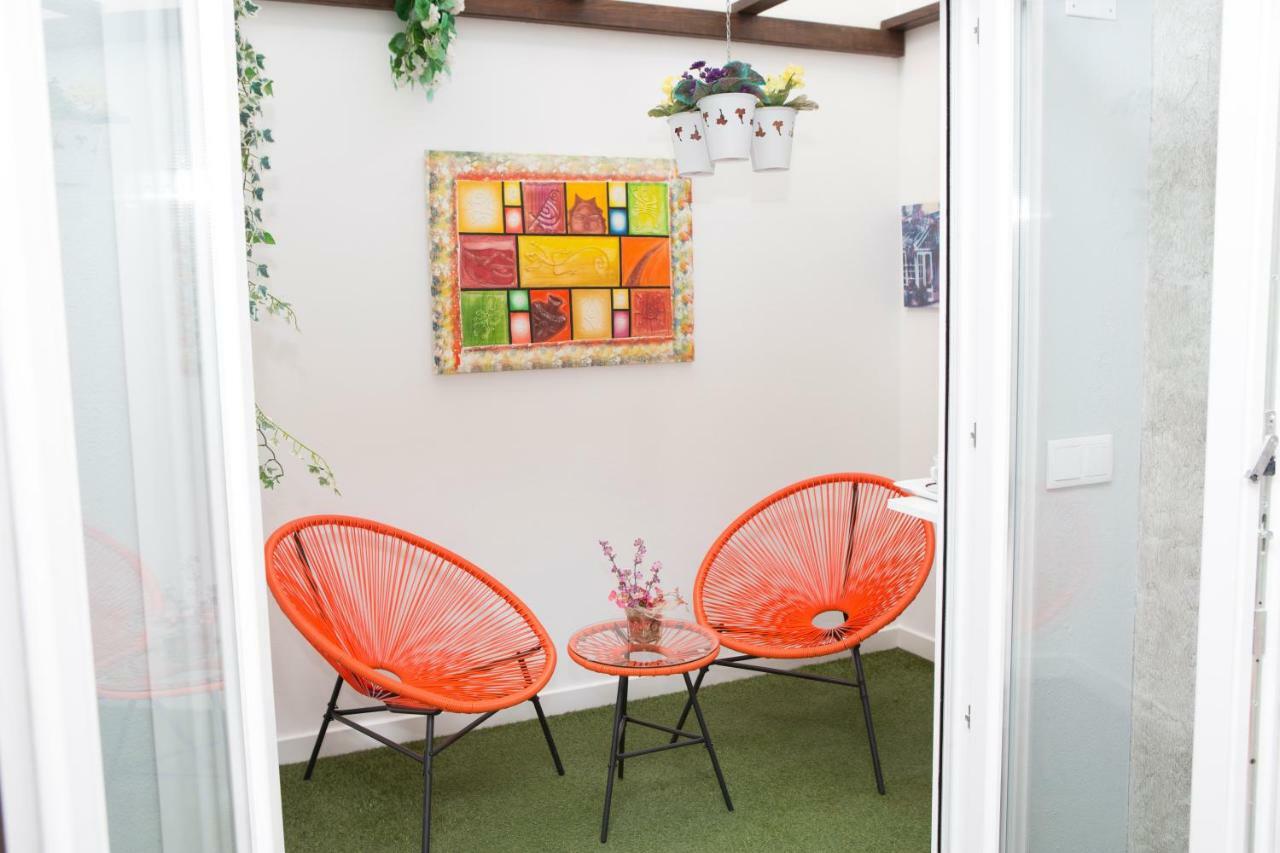 נויה Hostal Kukia מראה חיצוני תמונה